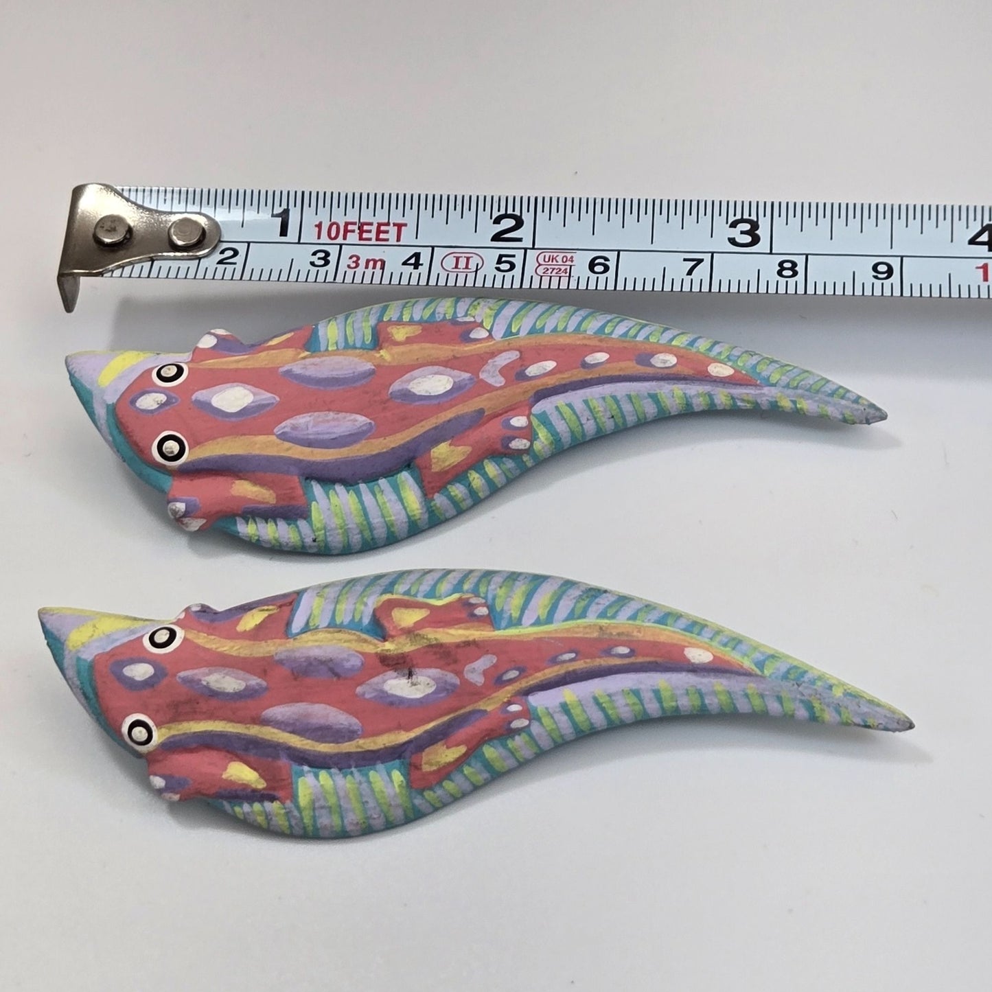 Pair Of Vintage Hand Carved & Painted Gecko Lizard Wood Brooches