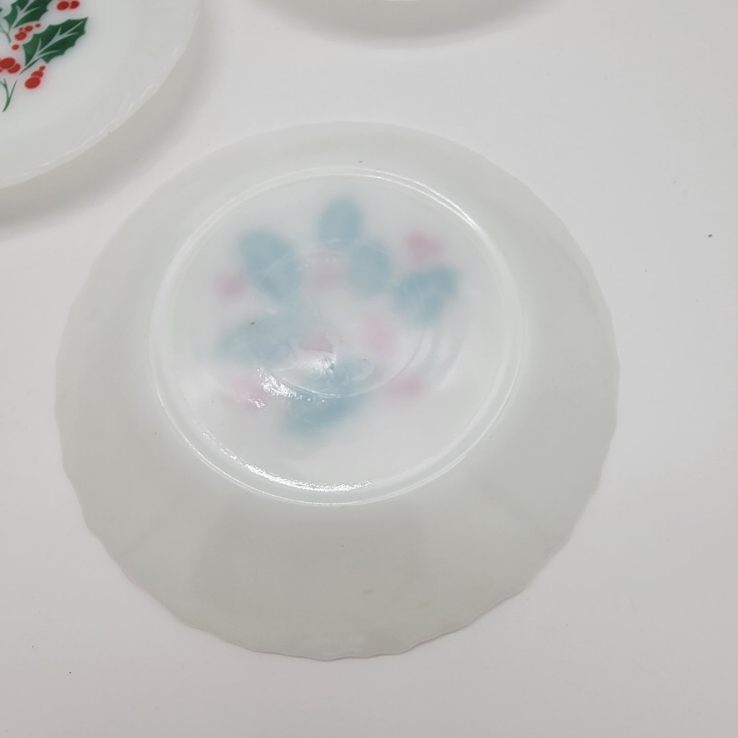 Termocrisa Milk Glass Holly Dishes