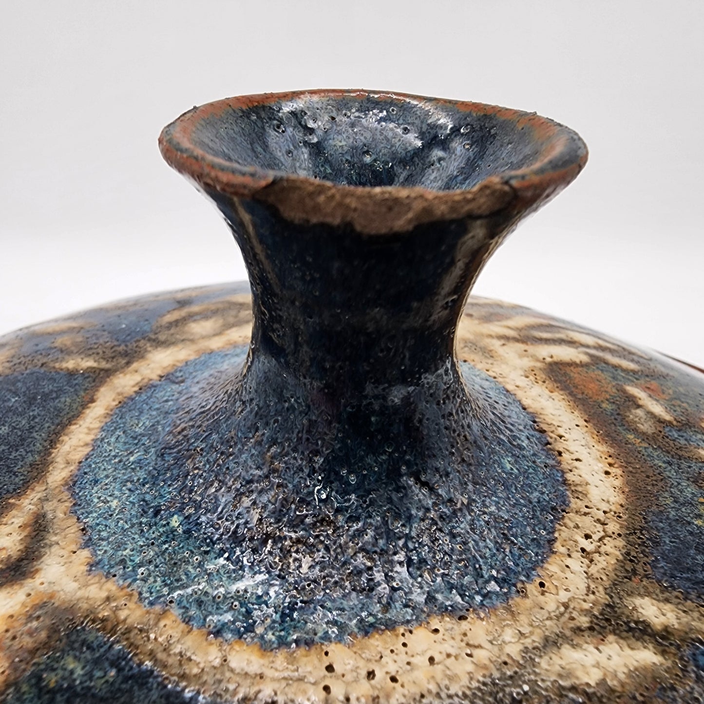 Art Pottery Mussel Clam Seafood Steamer