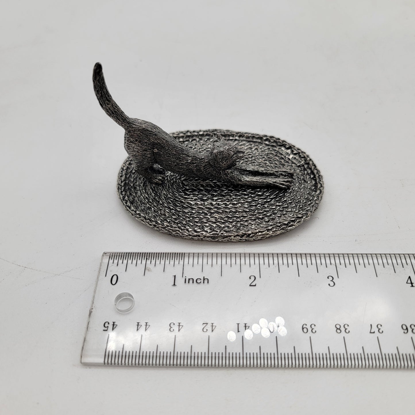 Vintage METZKE 1990 Pewter Stretching Cat on Rug Ring Holder