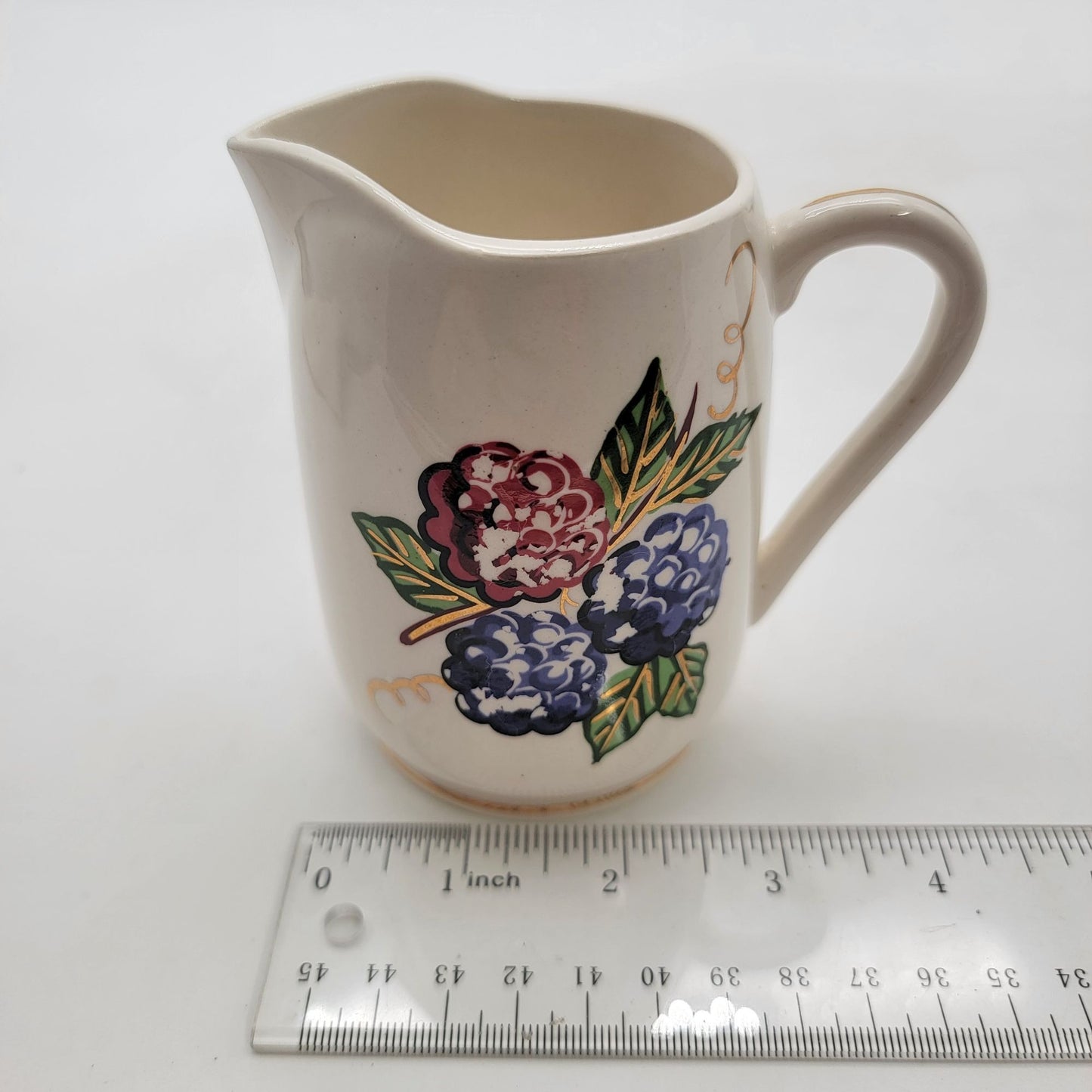 Vintage Knotts Berry Farm Creamer