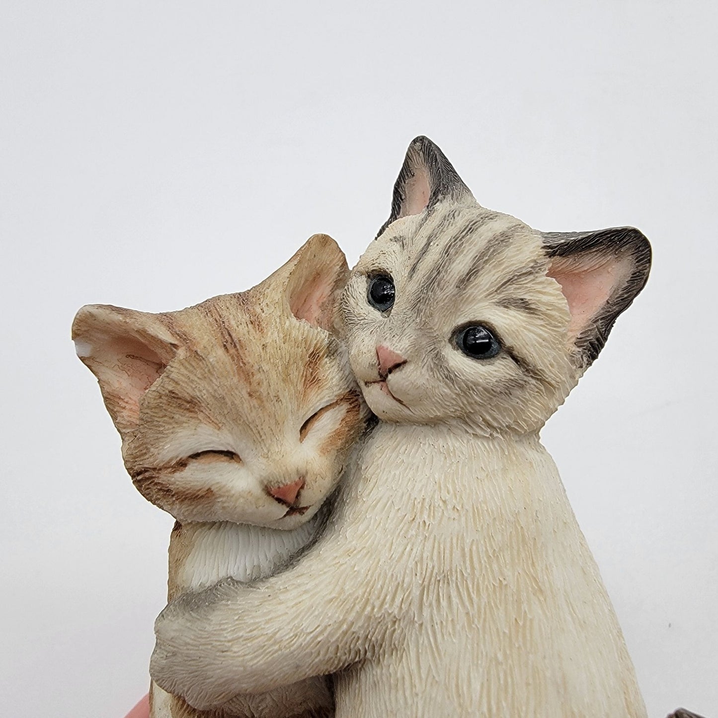 Vintage 2001 Country Artist Kittens Hugging Figurine 02222