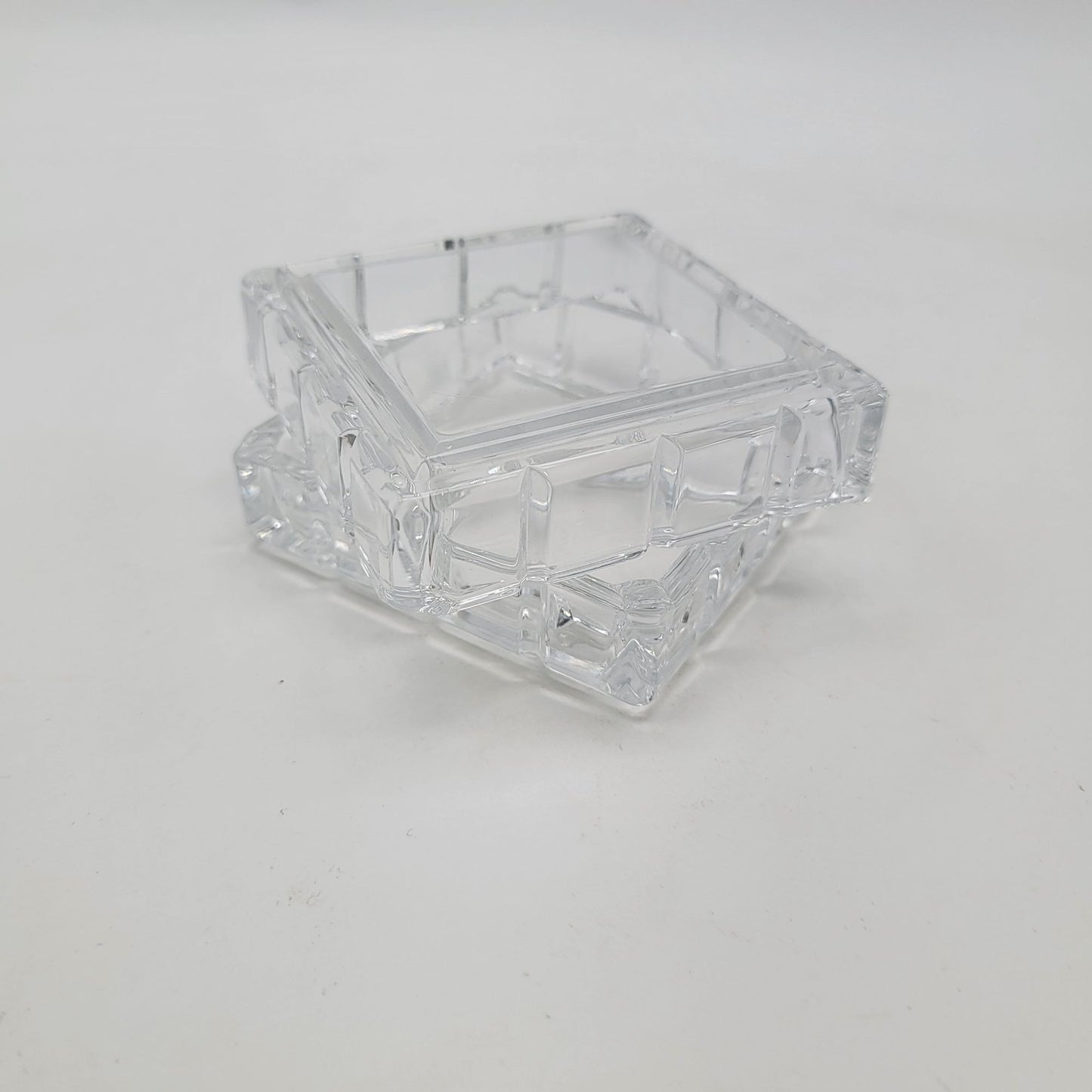 Crystal Glass Trinket Box With Geometric Lattice Design