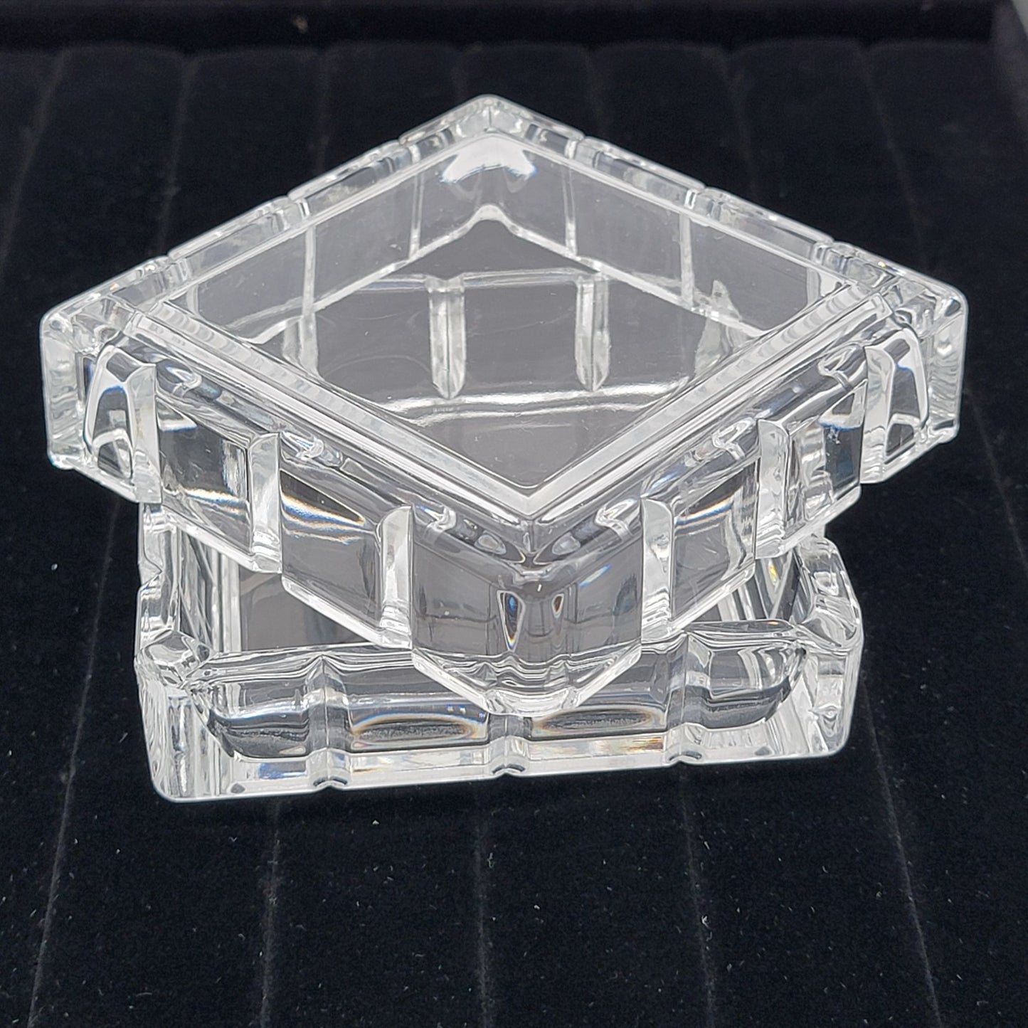 Crystal Glass Trinket Box With Geometric Lattice Design
