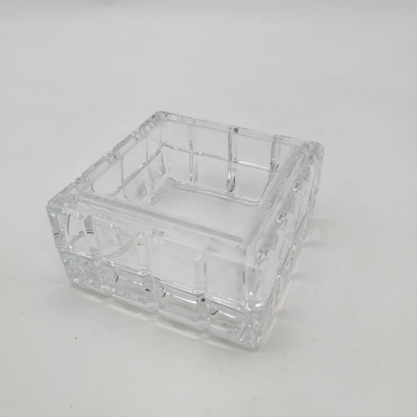 Crystal Glass Trinket Box With Geometric Lattice Design