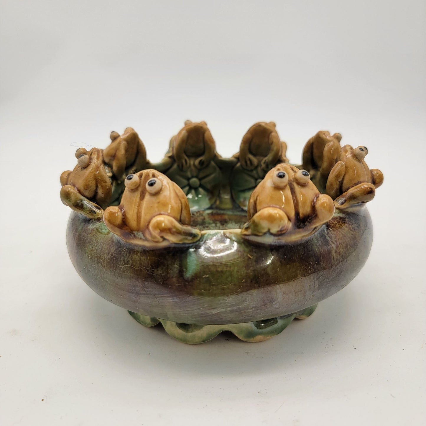 Vintage Majolica Pottery Planter Bowl With 8 Frogs