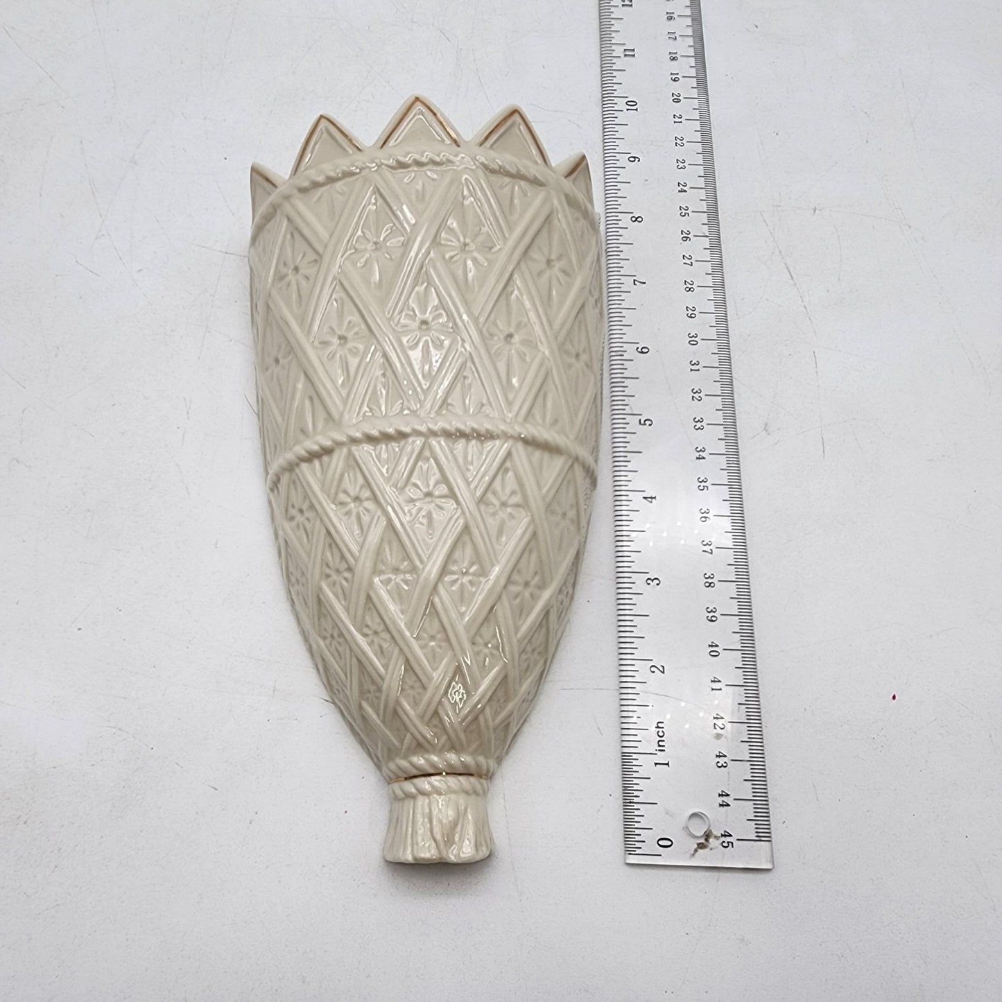 Vintage 1986 Belleek Collectors Club Wall Pocket Vase