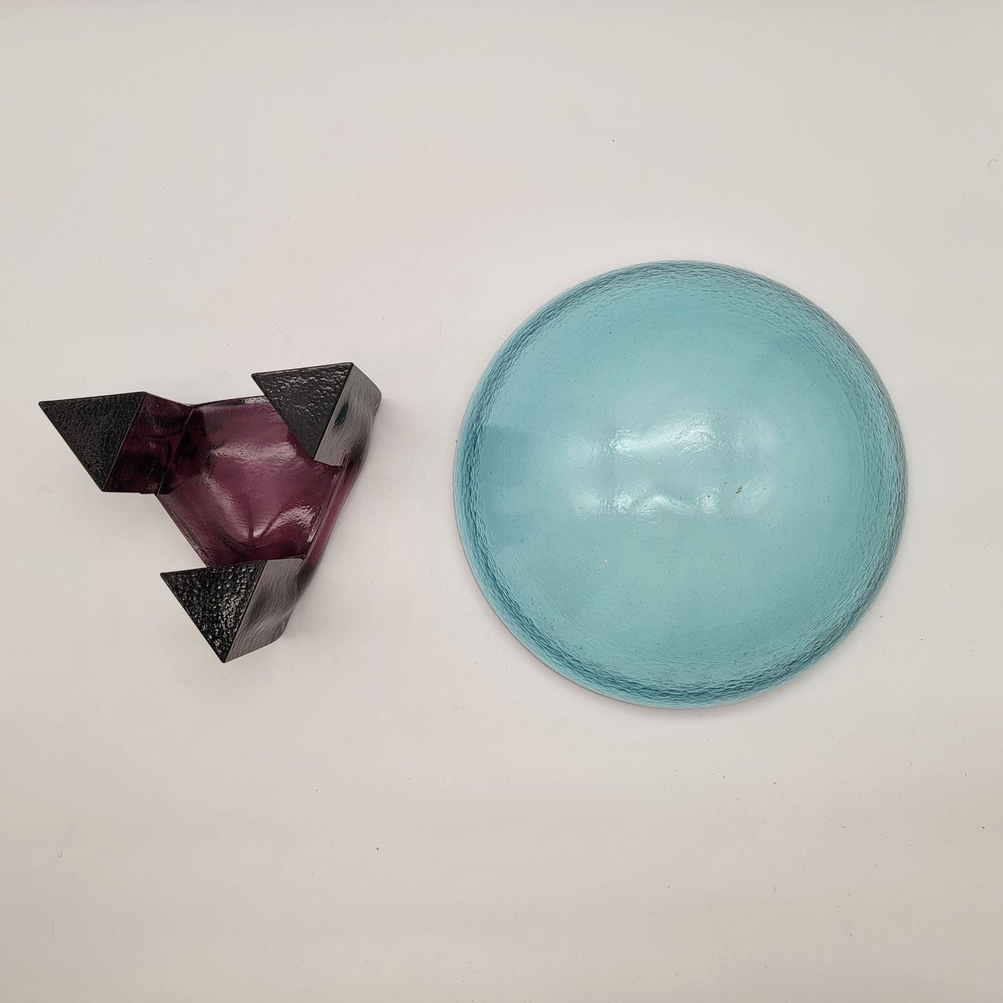 Hudson Beach Art Glass Tripod Bowl Sculpture Blue & Purple