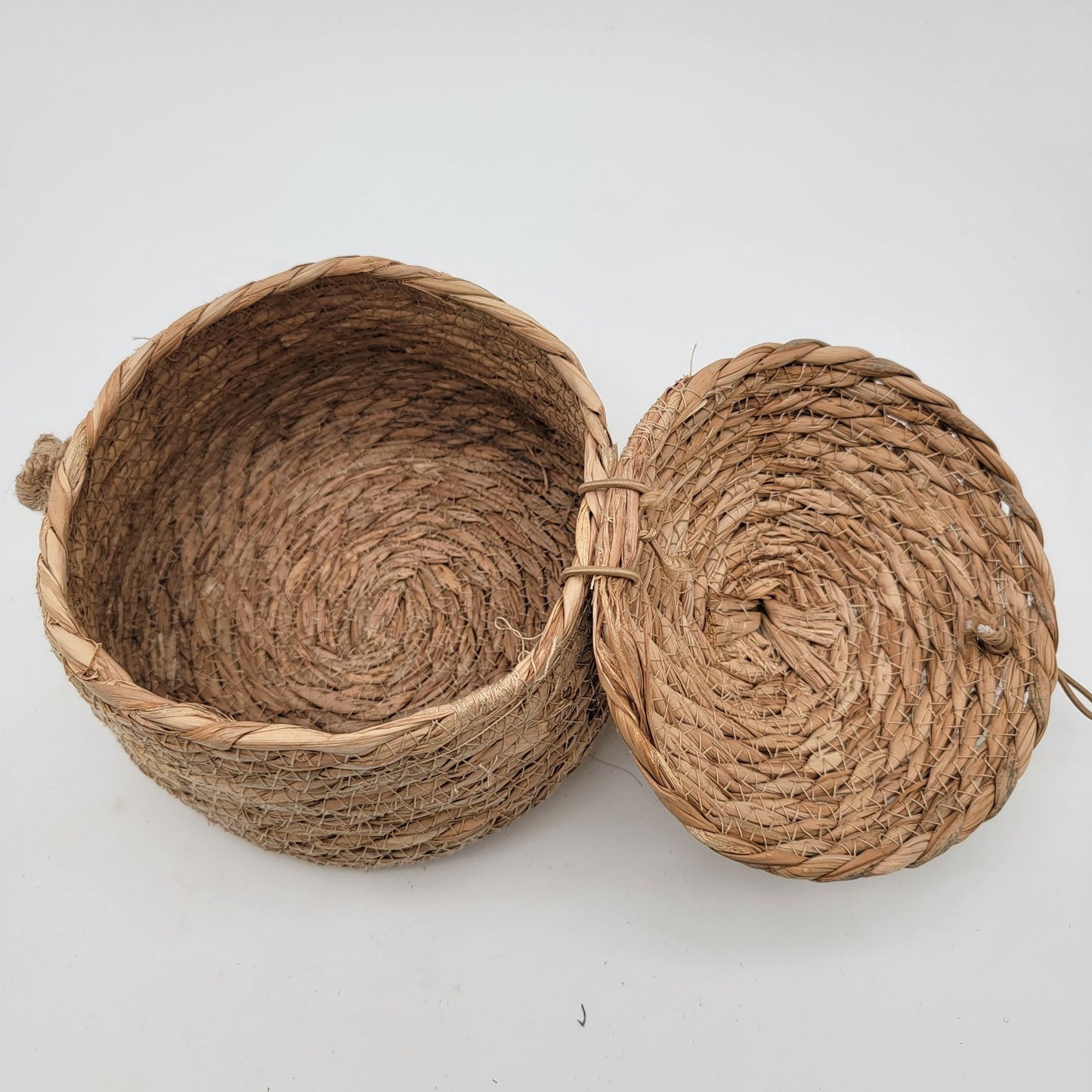 Handwoven Straw Beehive Basket With Lid
