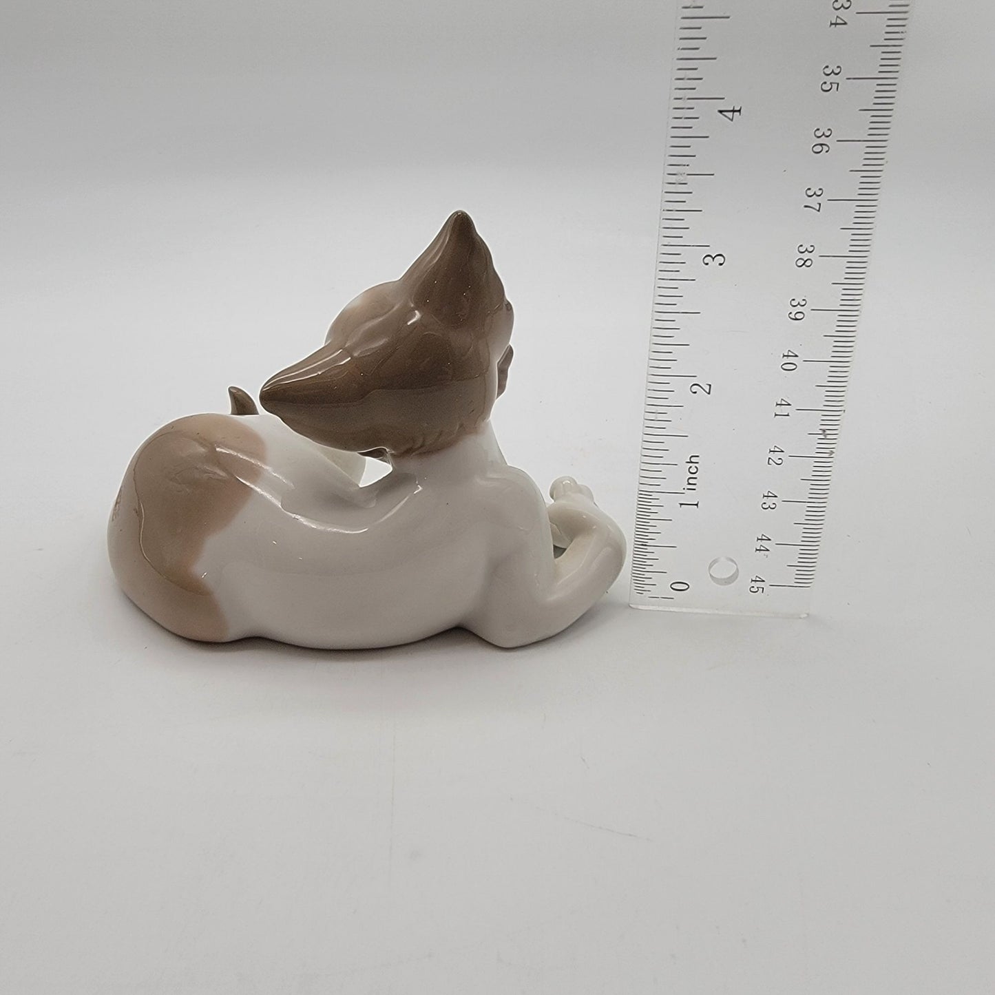 Retired Lladro "Surprised Cat" Porcelain Figurine