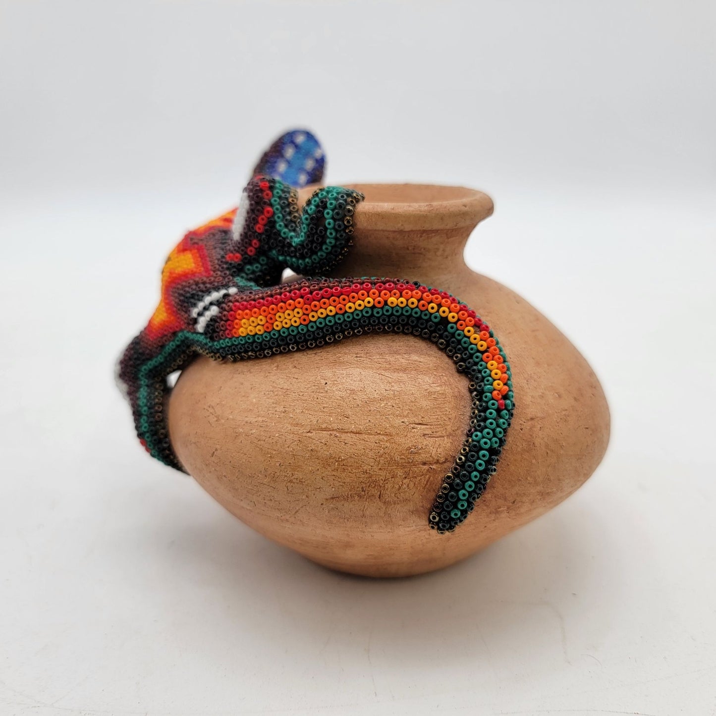 Huichol Beaded Gecko Lizard On Terra Cotta Pot Vintage Mexican Folk Art