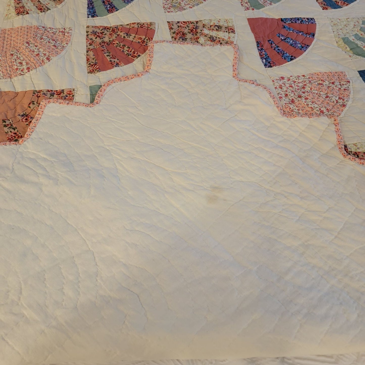 Vintage Grandmothers Fan Patchwork Quilt 90" x 100"