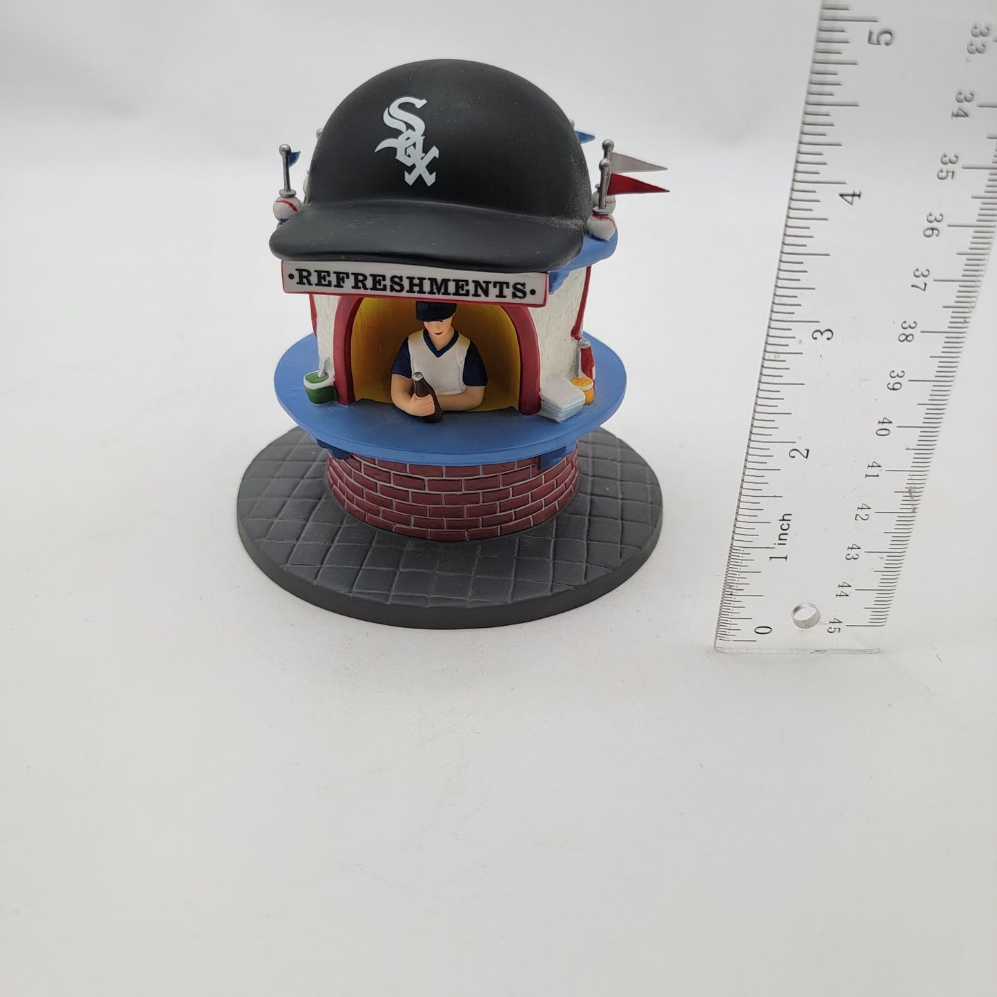 Dept 56 Chicago White Sox Refreshment Stand Figurine