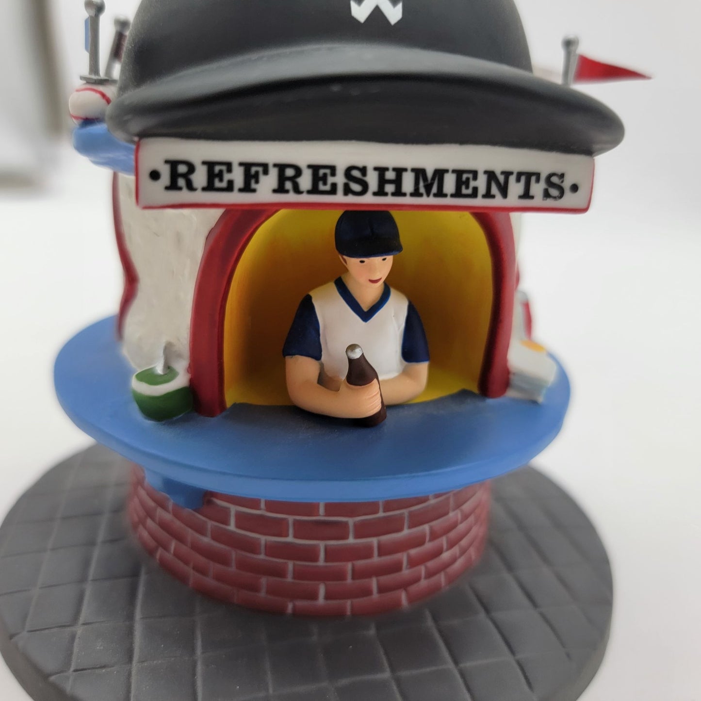 Dept 56 Chicago White Sox Refreshment Stand Figurine