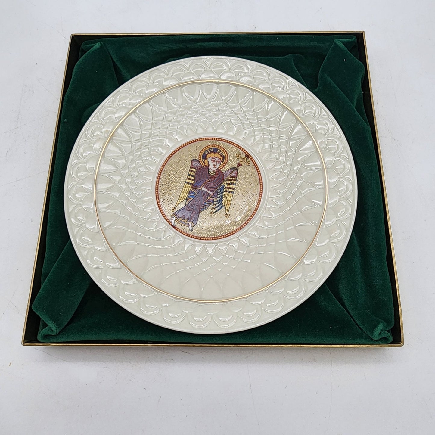 Belleek Collectors Society Book Of Kells St. Matthew Plate First Edition