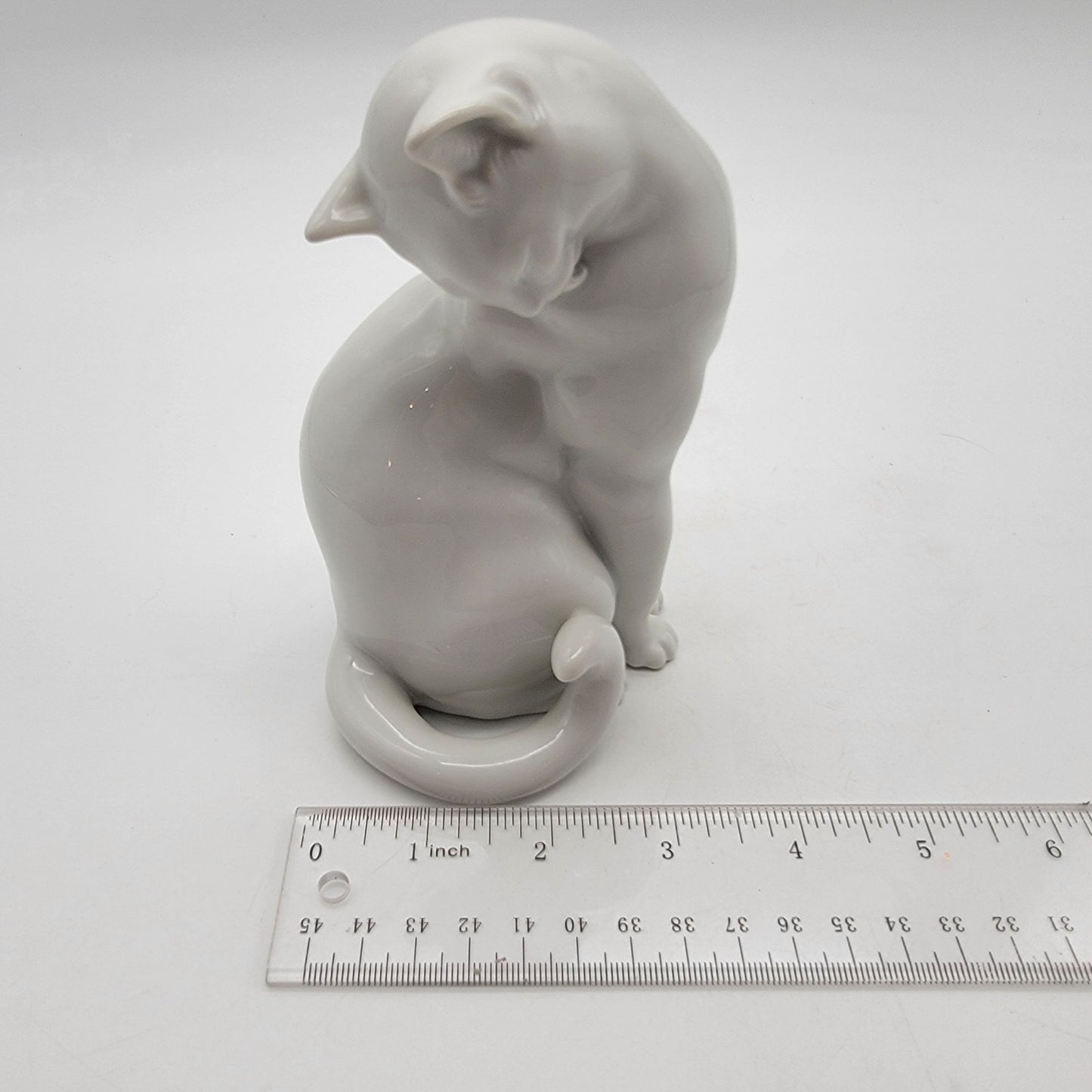 Vintage Augarten Wien Vienna Porcelain White Cat Figurine
