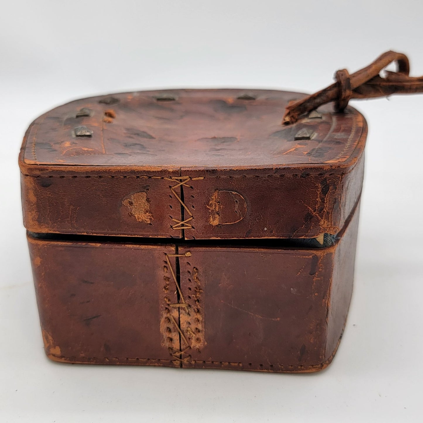 Antique Edwardian Antique Leather Collar Box