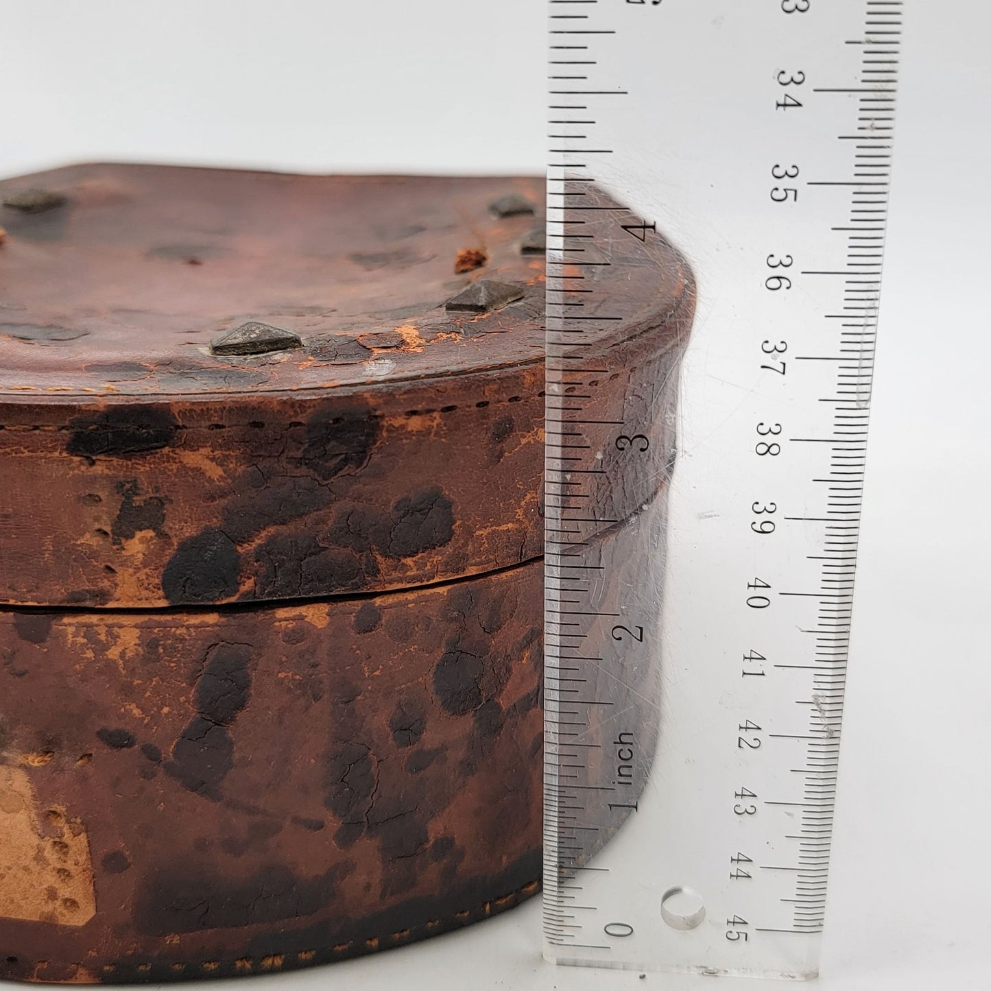 Antique Edwardian Antique Leather Collar Box