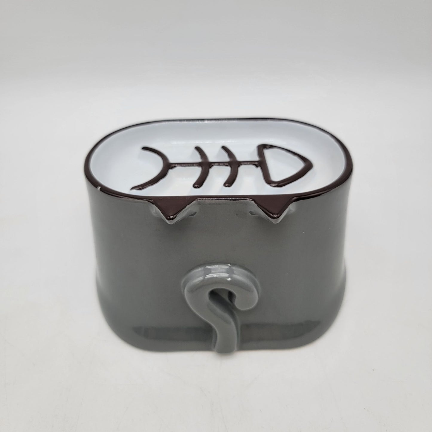 Cat-Shaped Ceramic Slow Feeder Dish With Fishbone Design