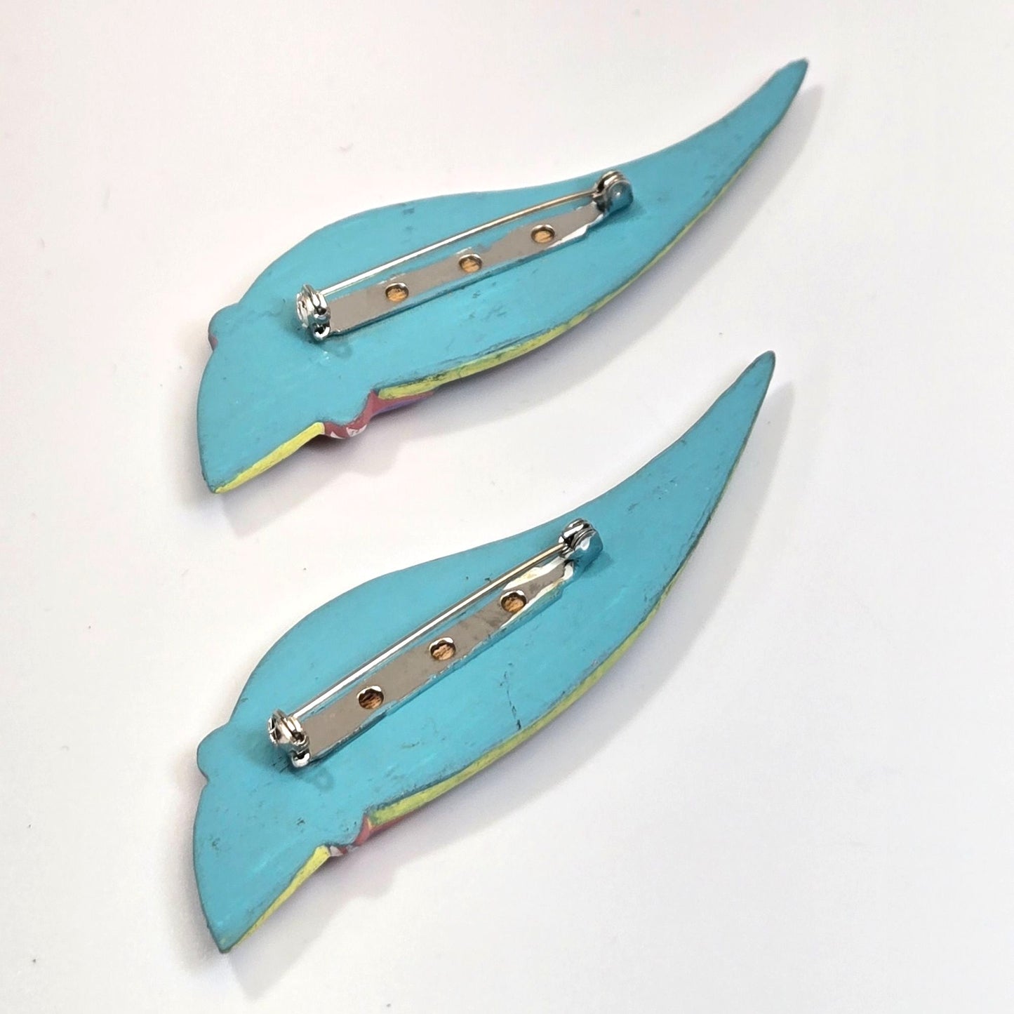 Pair Of Vintage Hand Carved & Painted Gecko Lizard Wood Brooches