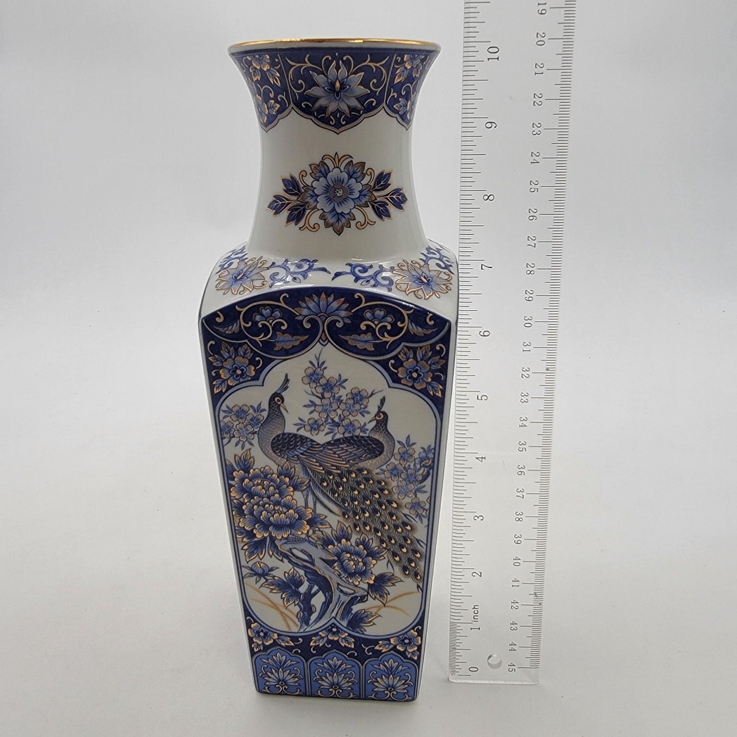 Vintage 1983 Arnart Japanese Imperial Peacock Vase