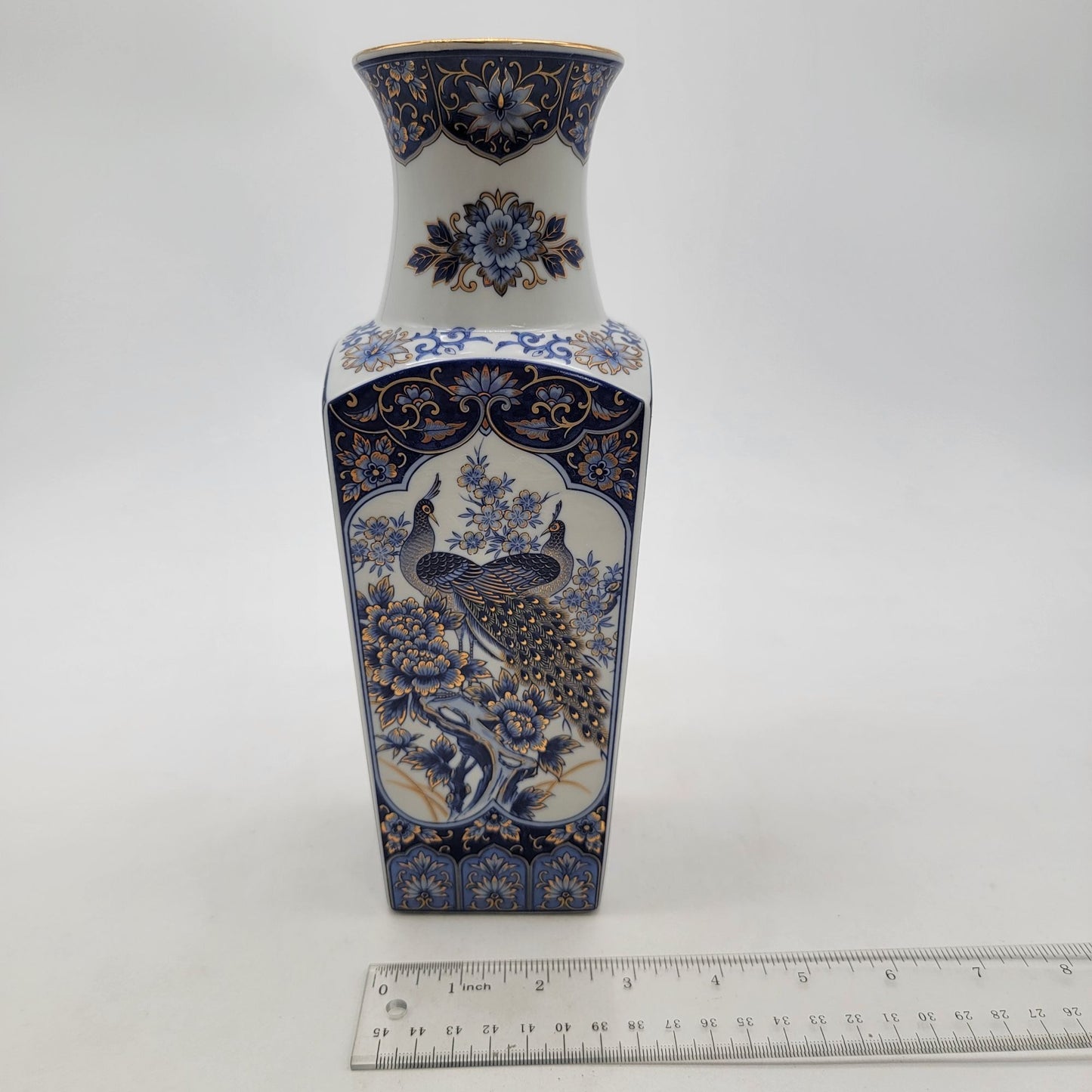 Vintage 1983 Arnart Japanese Imperial Peacock Vase