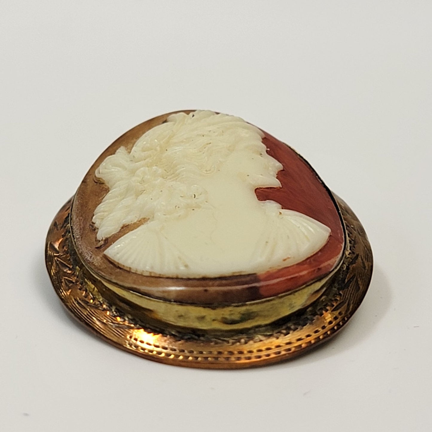 Antique 1910s Carved Shell Cameo Brooch