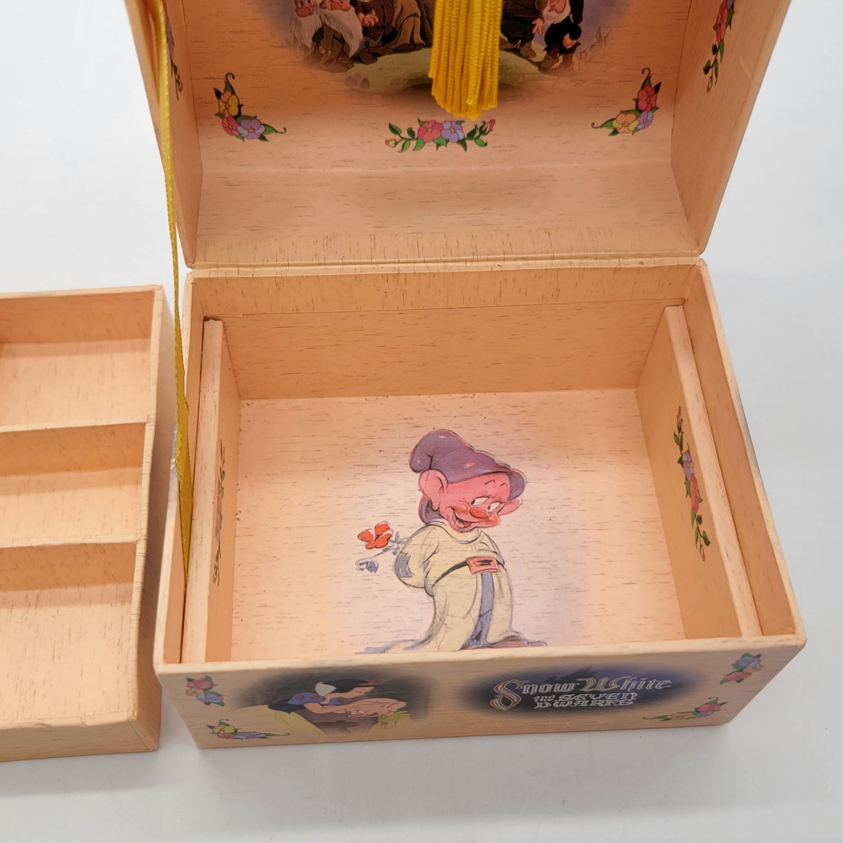 Vintage 2007 Disney Snow White & Seven Dwarfs Jewelry Box 70th Anniversary