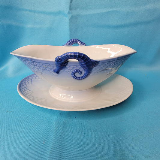 Bing and Grondahl Copenhagen Porcelain Seagull Gravy Boat with Attached Underplate