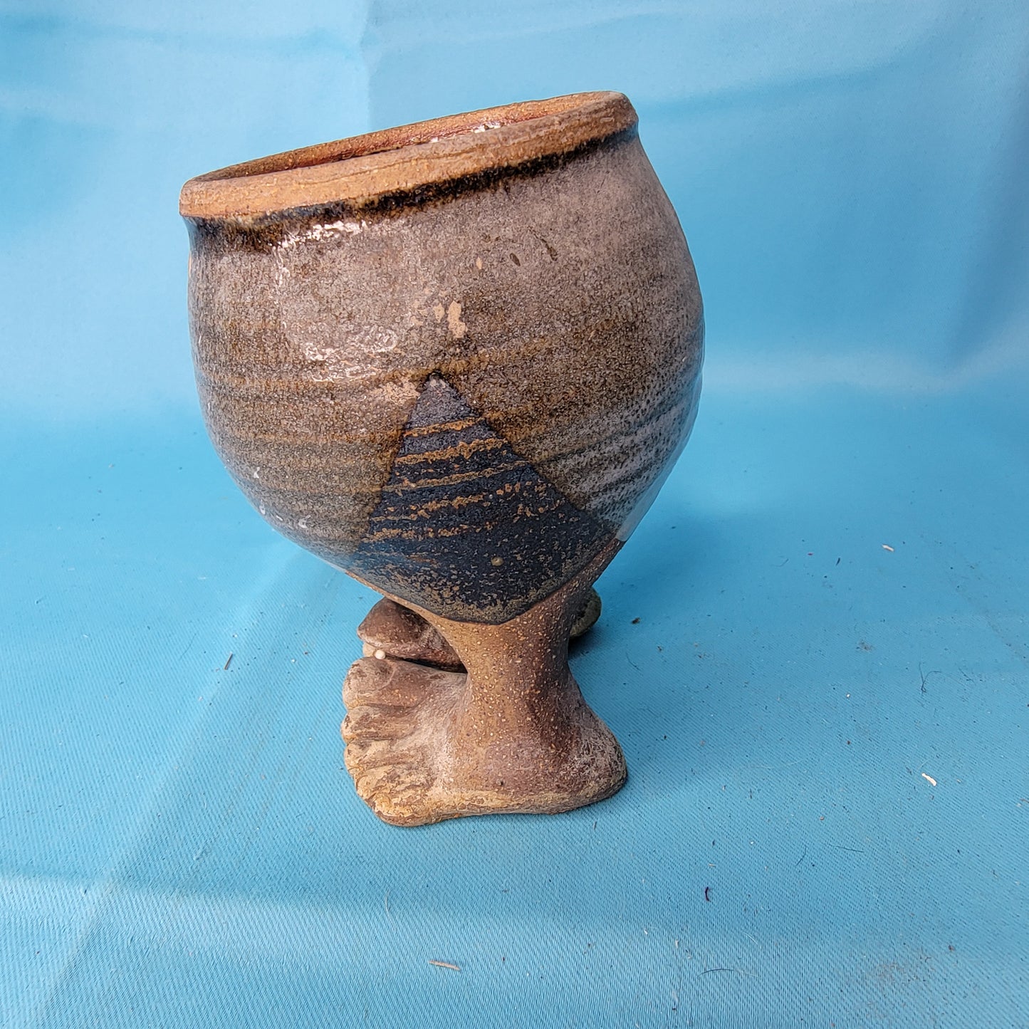 Art Pottery Foot Mug