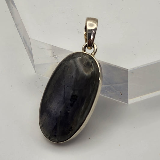 925 Sterling Silver Labrodite Pendant