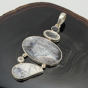 Descriptive image text