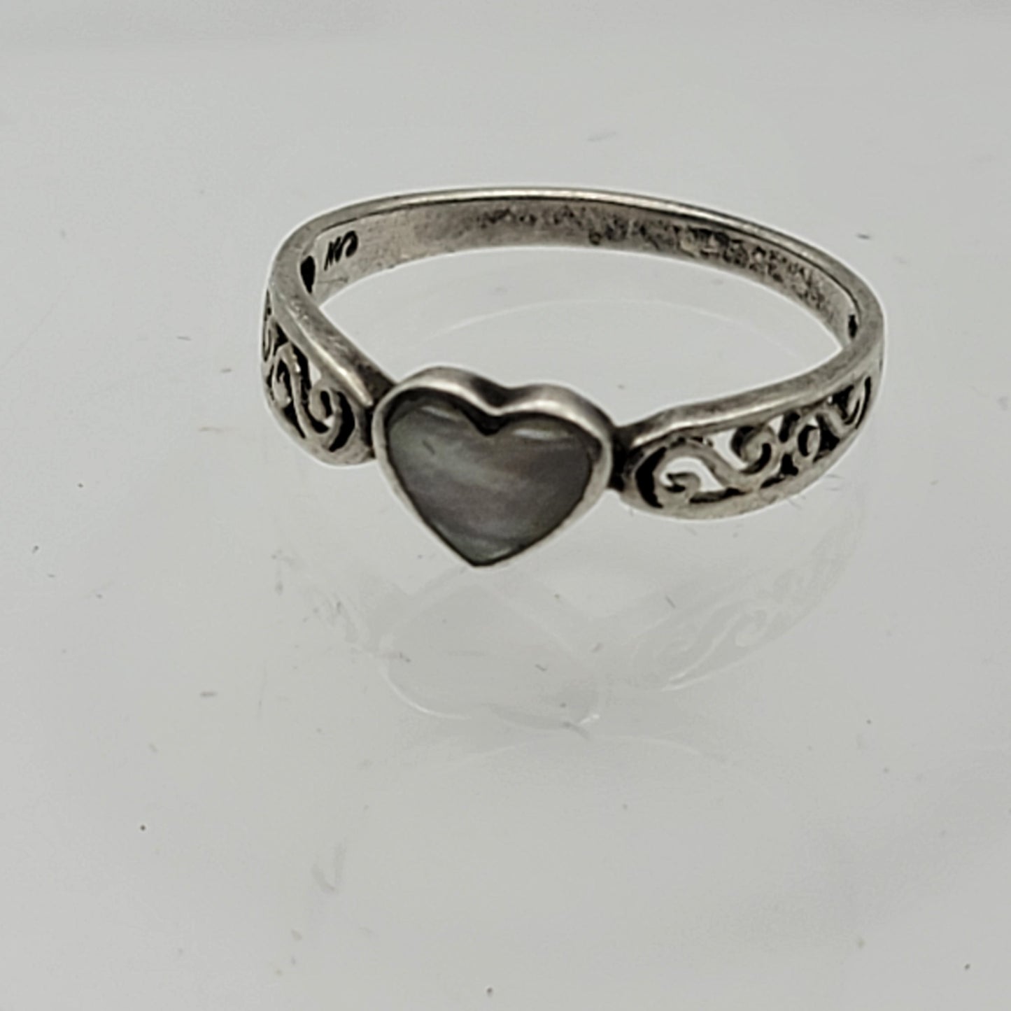 925 Silver MOP Heart Ring Size 7.25 Signed CW