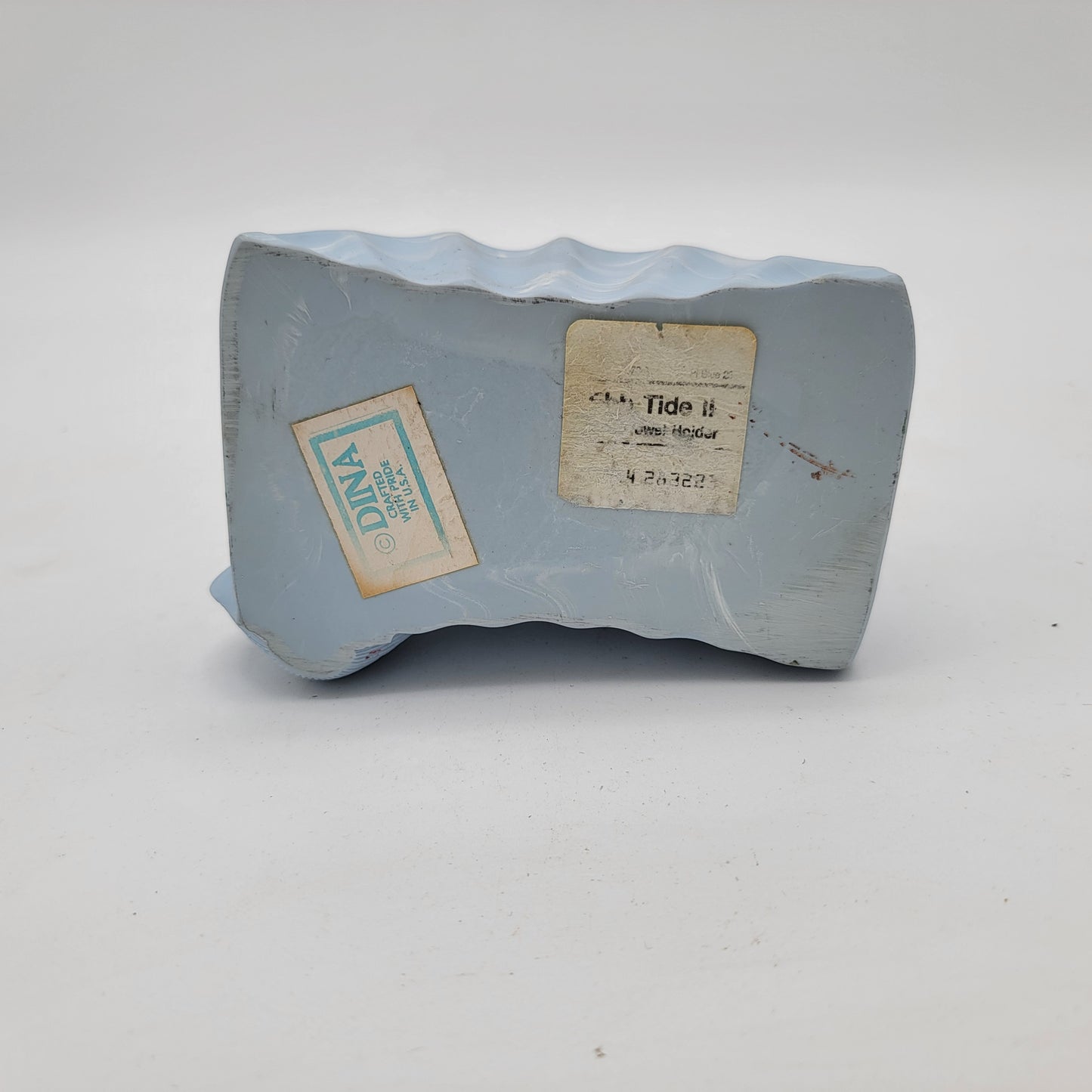 Vintage Dina Blue Shell Towel Holder