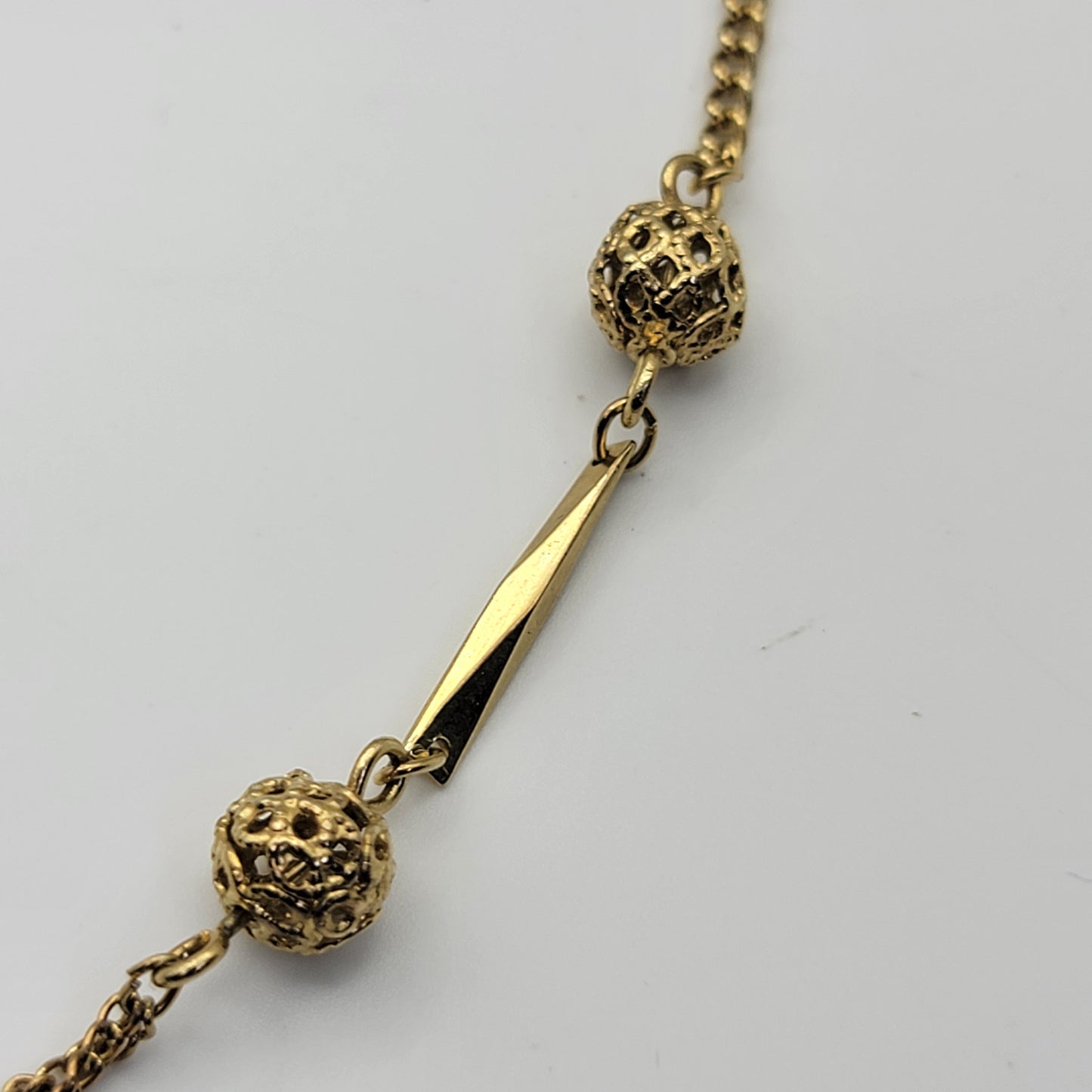 Dainty Goldtone Necklace with Knots