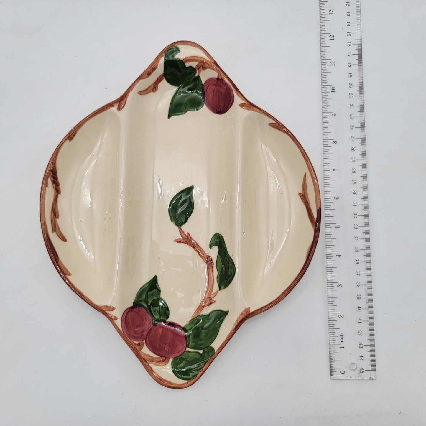 Franciscan Apple 3 Part Divided Dish