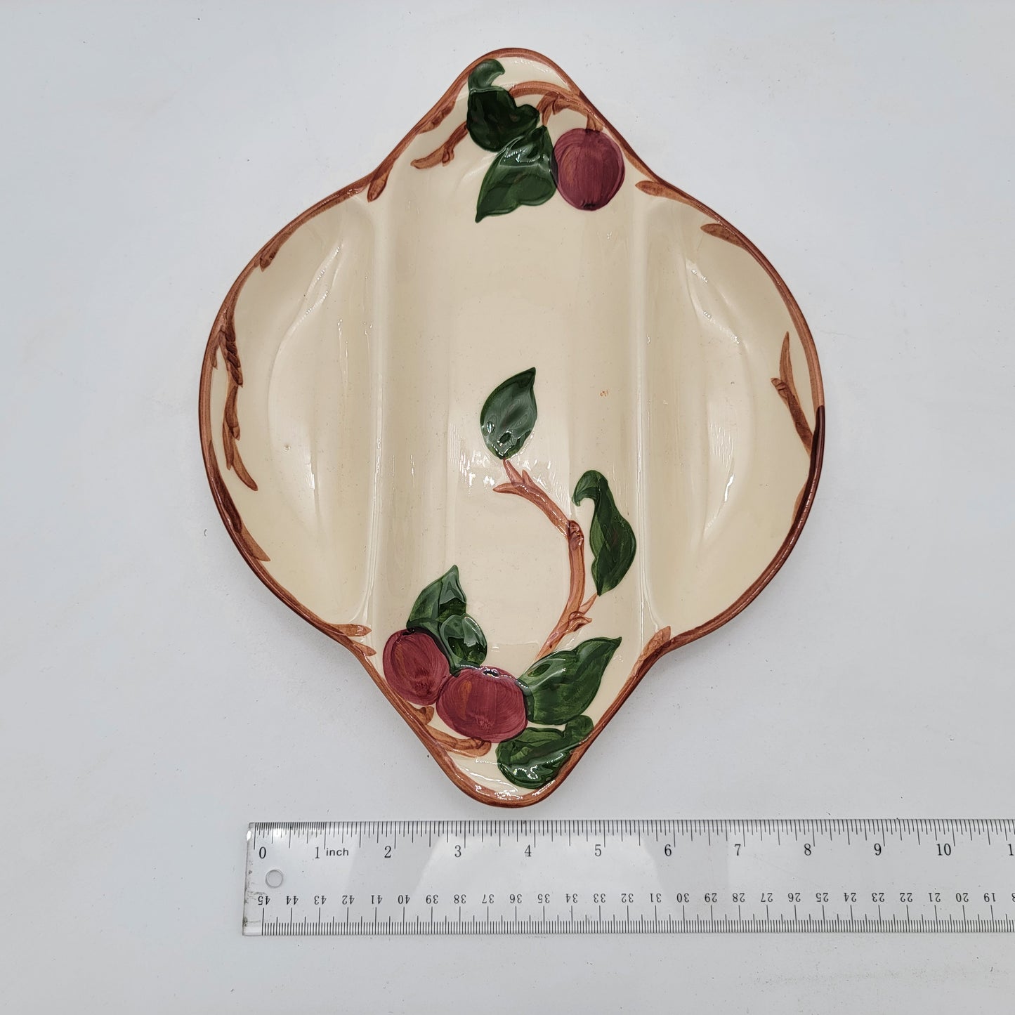 Franciscan Apple 3 Part Divided Dish