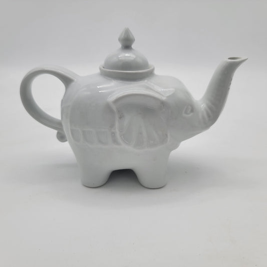 Cordon Bleu Elephant Teapot