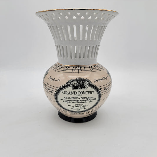 Formalities Grand Concert Vase