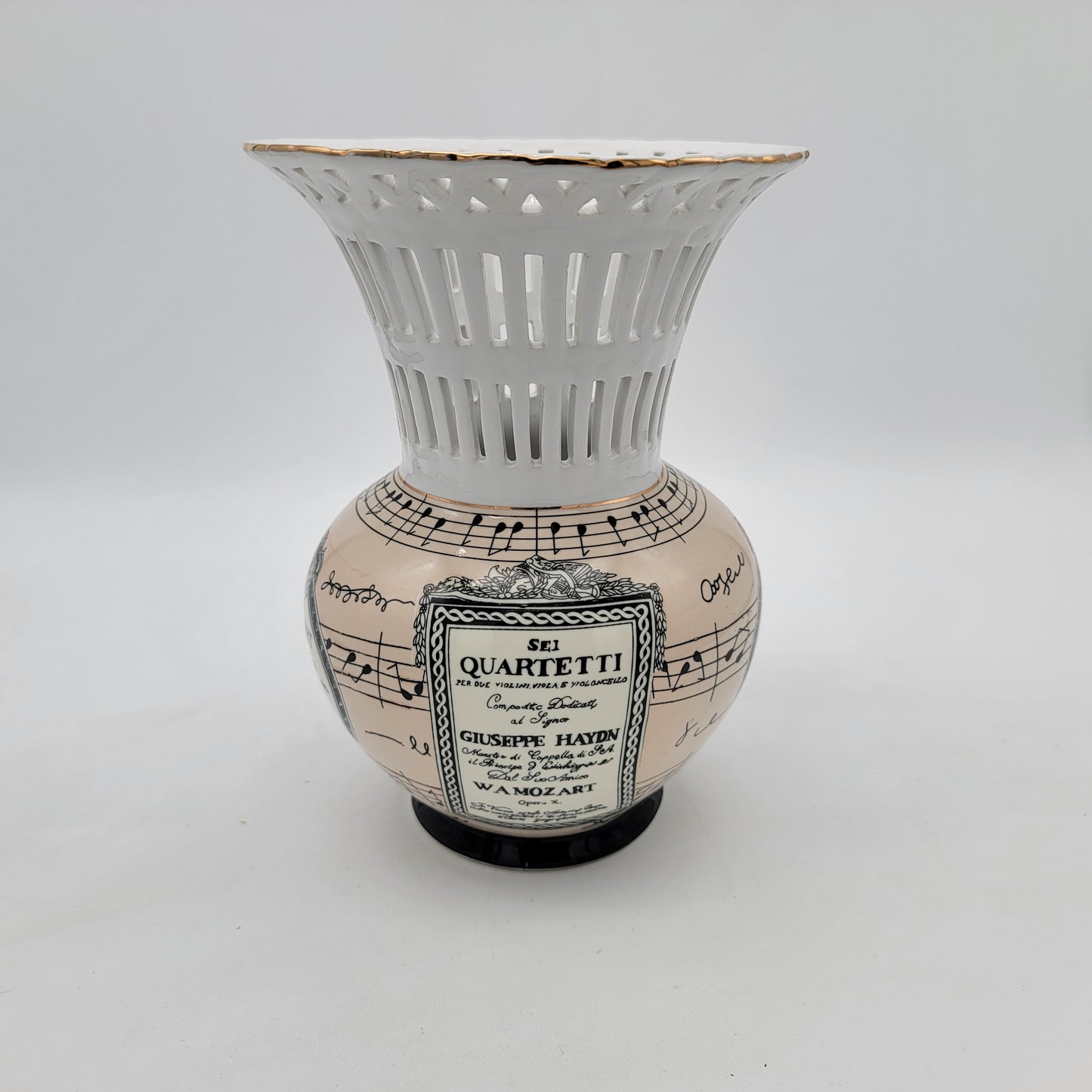 Formalities Grand Concert Vase