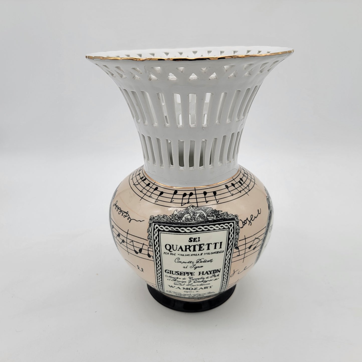 Formalities Grand Concert Vase