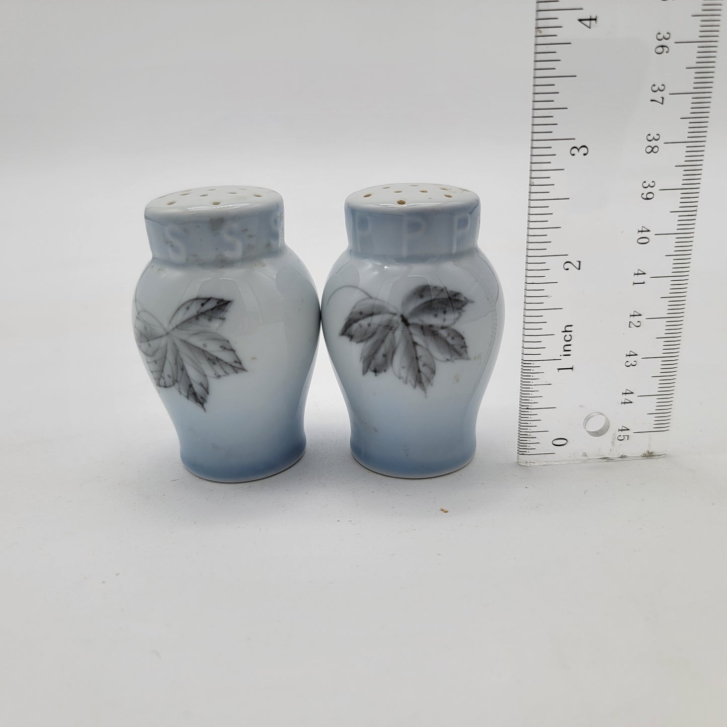 Bing & Grondahl Falling Leaves Salt and Pepper Shakers