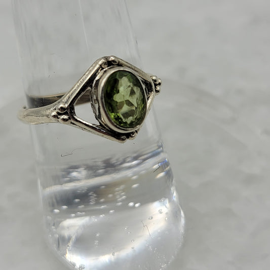 925 Sterling Silver Peridot Ring Size 6