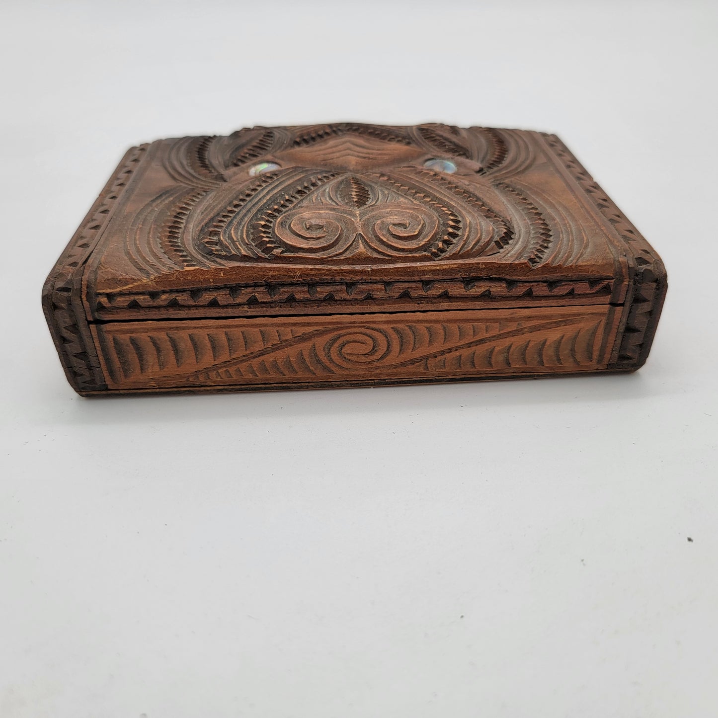 Vintage Maori Hand Carved Tiki Wood Playing Card Box & Paua Shell Eyes