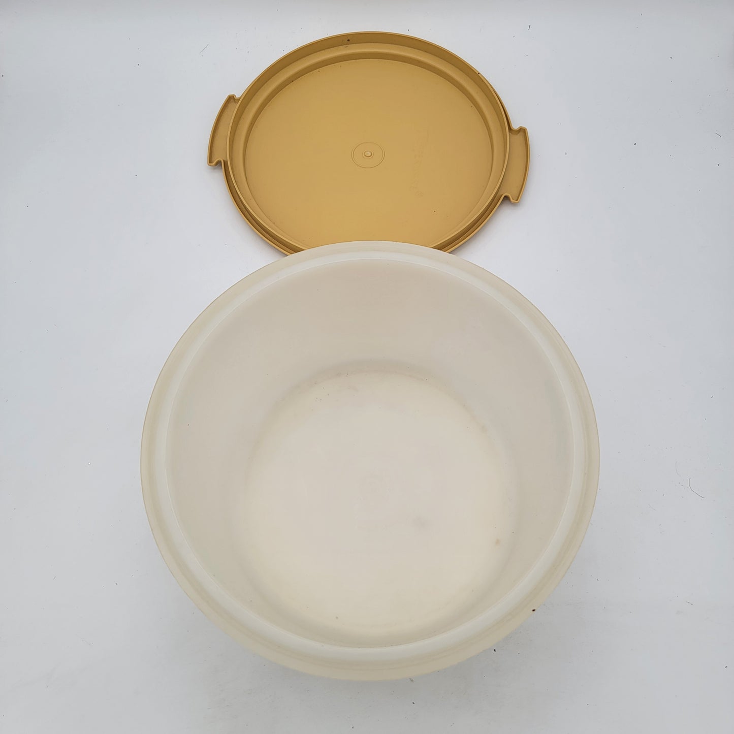 Vintage Tupperware Cake Keeper