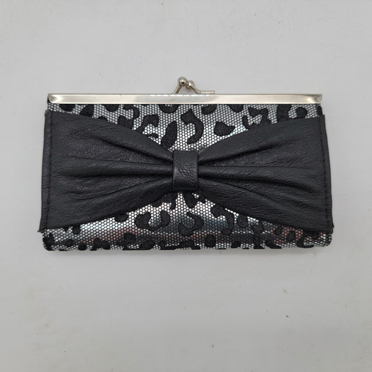 Silver Leopard Print with Bow Kisslock Wallet Clutch