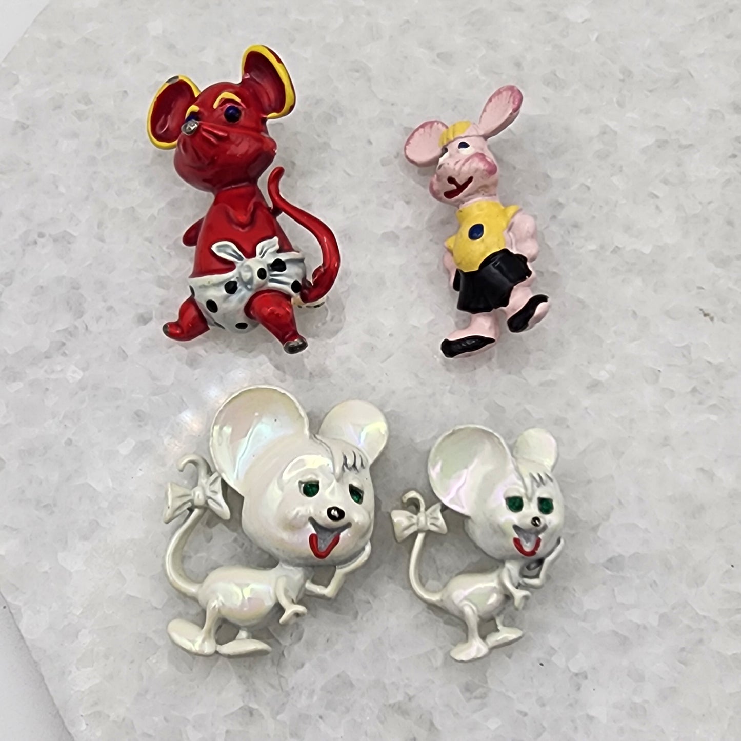 4 Adorable Vintage Mouse Pins