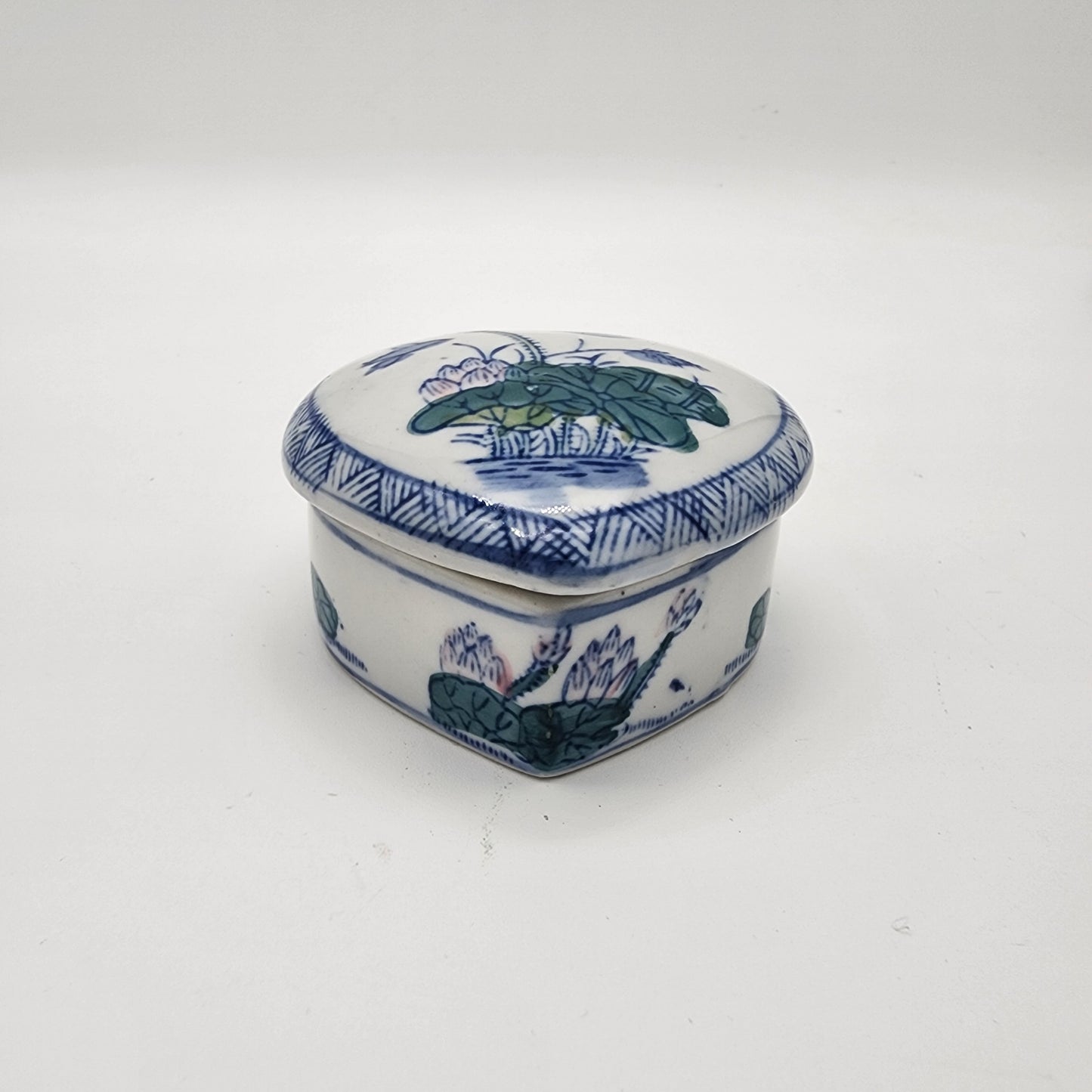 Chinese Porcelain Heart Trinket Box