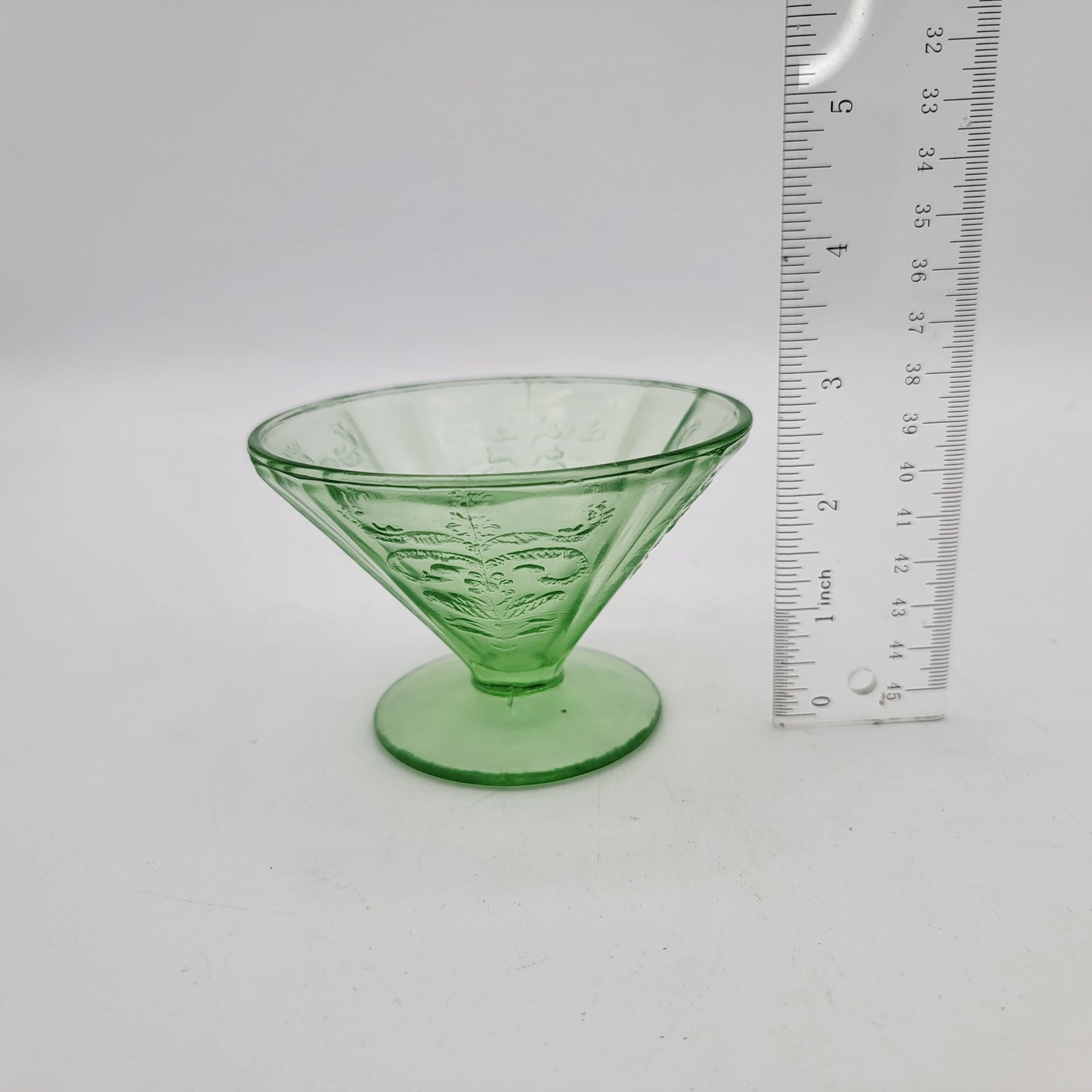 Set of 4 Federal Uranium Glass Sherbets Madrid Pattern