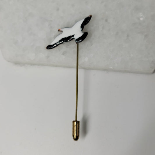 Enamelled Seagfull in Flight Stick Pin